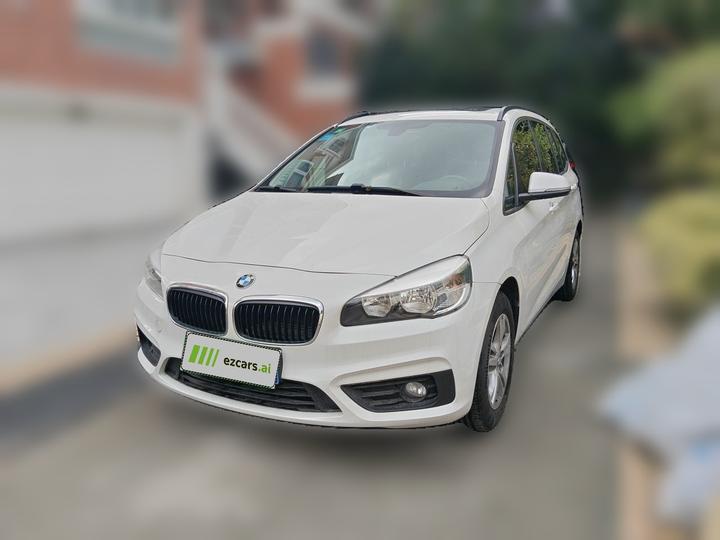 2 Series Wagon 2015 218i Leading