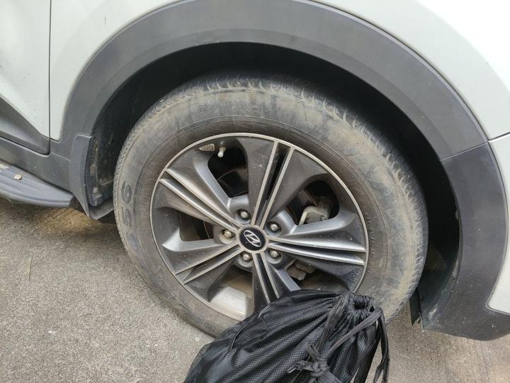 ix25 2015 1.6L AT RWD Smart GLS photo 8
