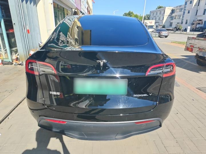Model Y 2022 Facelift RWD photo 3