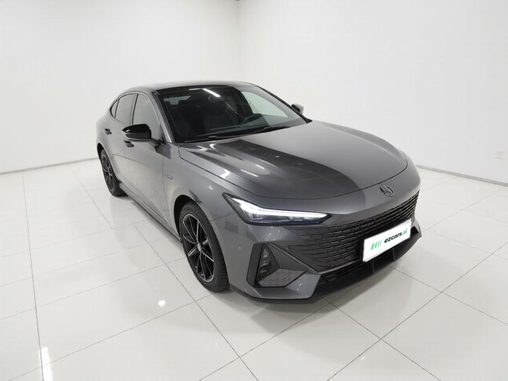 UNI-V 2023 1.5T Exclusive photo 3