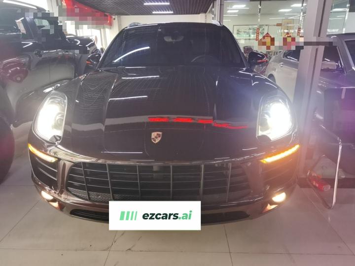 2017 Macan 2.0T photo 2
