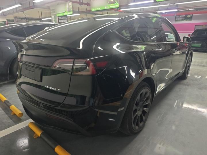 Model Y 2022 Facelift RWD photo 6