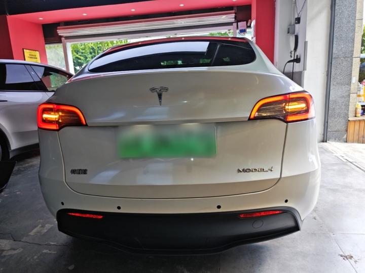 Model Y 2021 Standard Range RWD photo 3