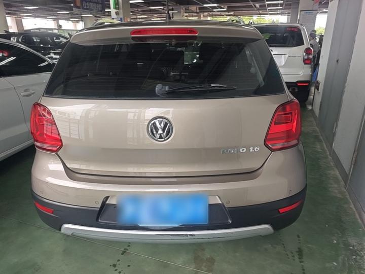 2014 1.6L Cross Polo AT photo 5