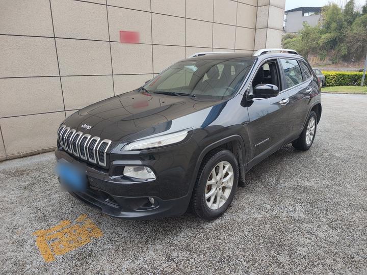 Cherokee 2016 2.0L Leading