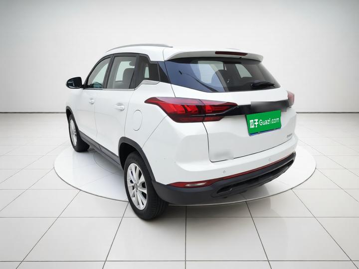 BAIC X3 2021 1.5T MT Honor photo 4
