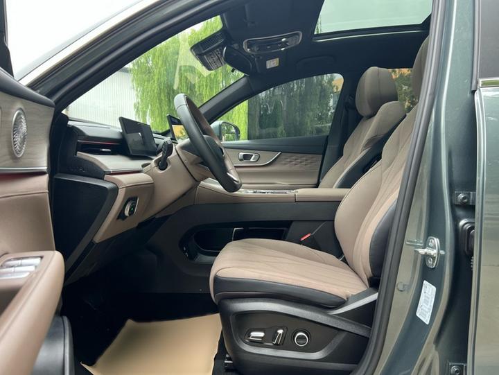 Tiggo 8 PLUS 2025 290TGDI DCT Premium photo 7