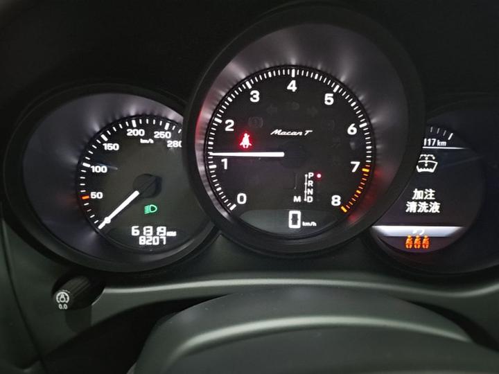 2022 Macan T 2.0T photo 7