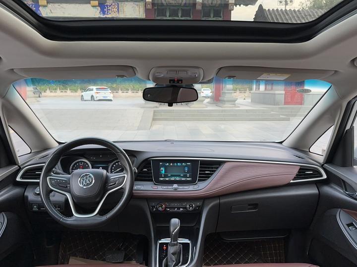 GL6 2018 18T 6-Seater Luxury photo 8