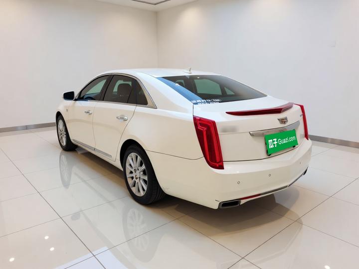 XTS 2016 28T Tech photo 4