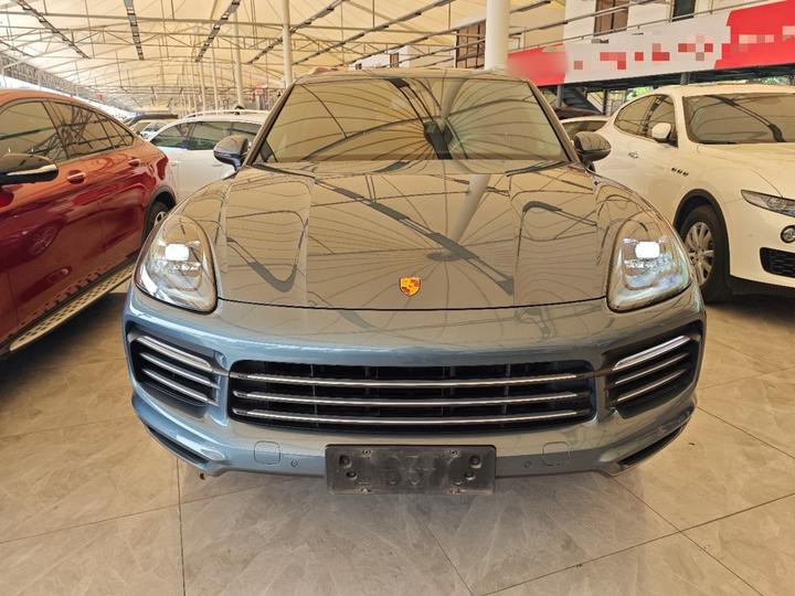 2018 Cayenne 3.0T photo 2