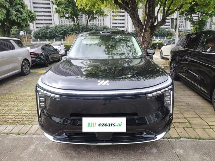 IM Motors LS8 2026 52 Max+ Tech Flagship 5-Seater photo 2
