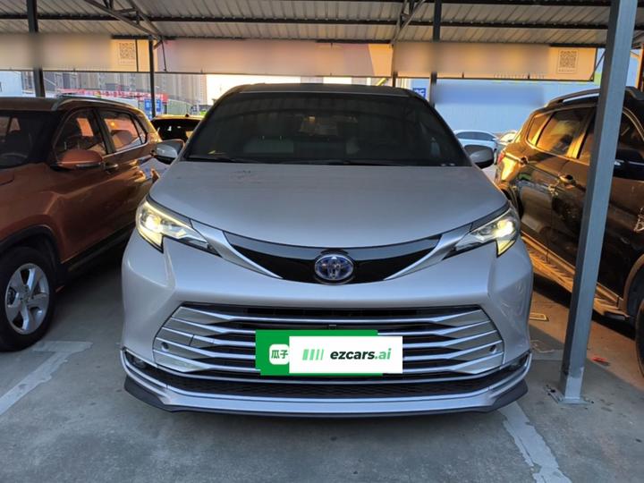Sienna 2021 2.5L Hybrid Platinum photo 2
