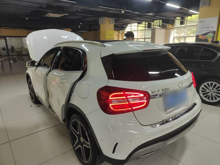 GLA 2015 GLA 220 4MATIC Luxury photo 4
