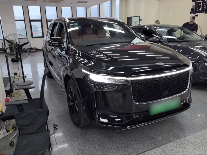 Li Auto ONE 2020 EREV 6-Seater photo 3