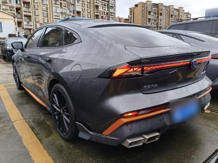 UNI-V 2024 1.5T Premium Sport photo 4
