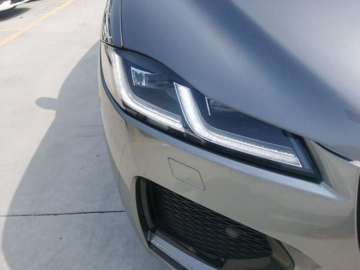 F-PACE 2024 P250 R-Dynamic SE photo 8
