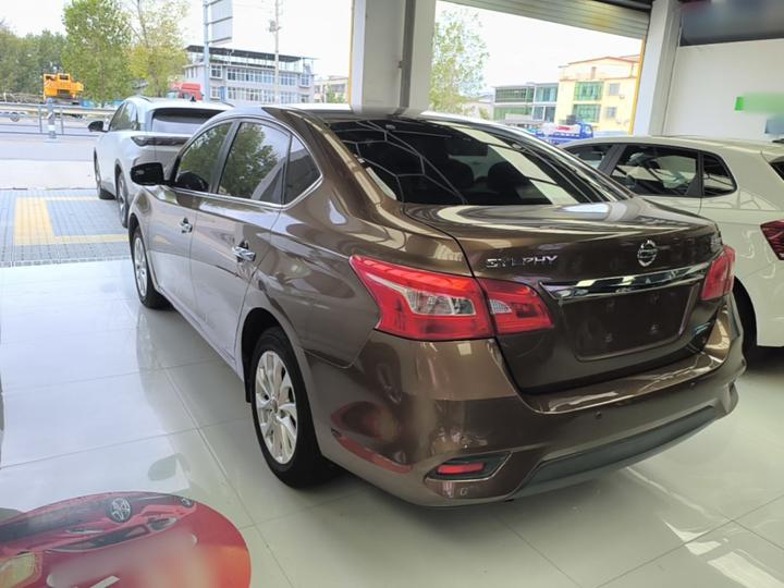 Sylphy 2018 1.6XV CVT Exclusive photo 4