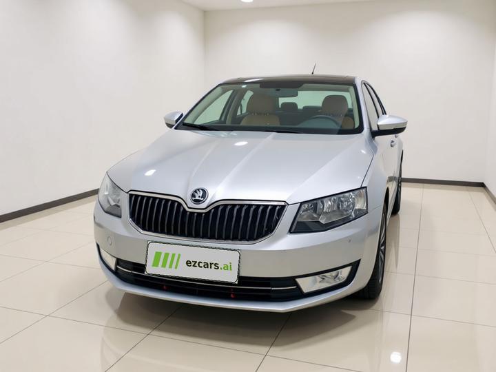 Octavia 2015 1.6L MT