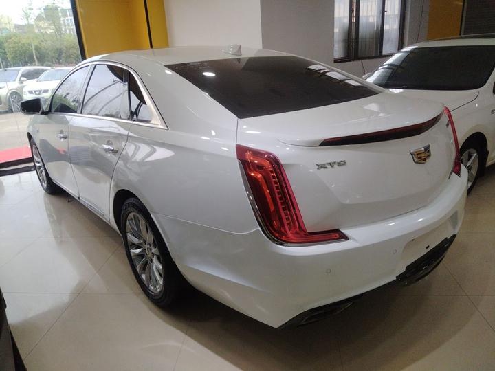 XTS 2018 28T Tech photo 4