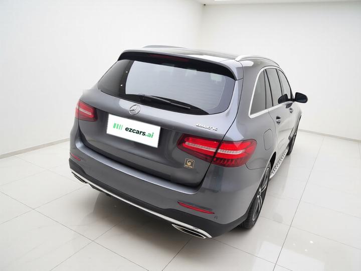 GLC 2017 GLC 260 4MATIC Luxury photo 4