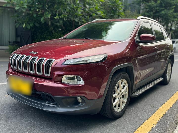 Cherokee 2016 2.4L Leading