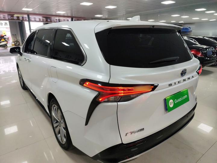 Sienna 2023 2.5L Hybrid Premium photo 4