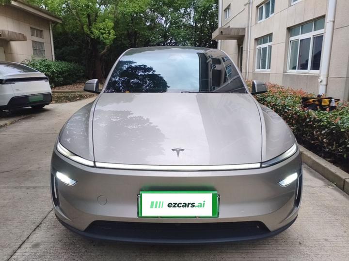 Model Y L 2025 Long Range AWD photo 2