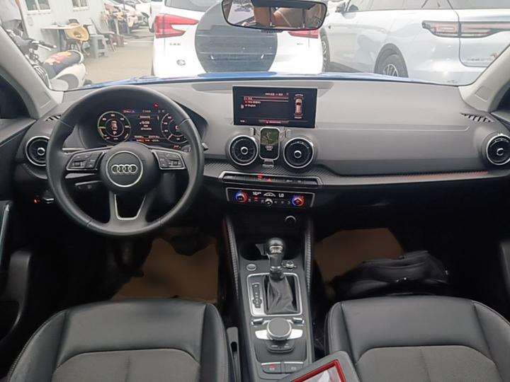 Q2L e-tron 2019 Q2L e-tron EV photo 5