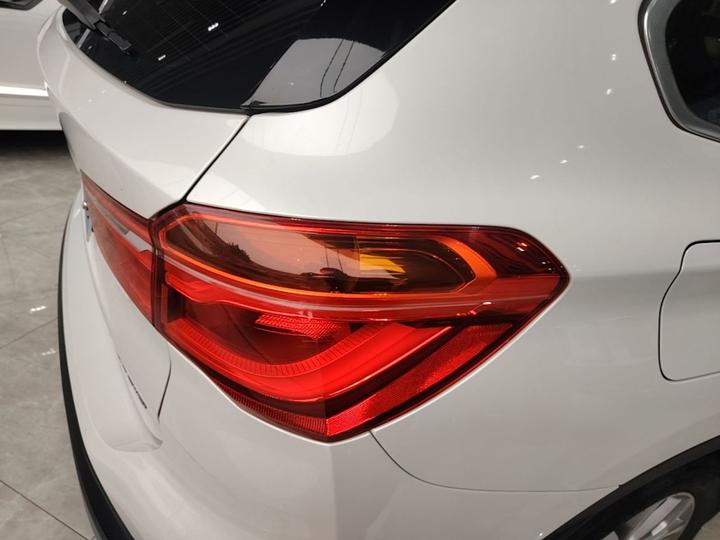 X1 2019 sDrive20Li Leading photo 7