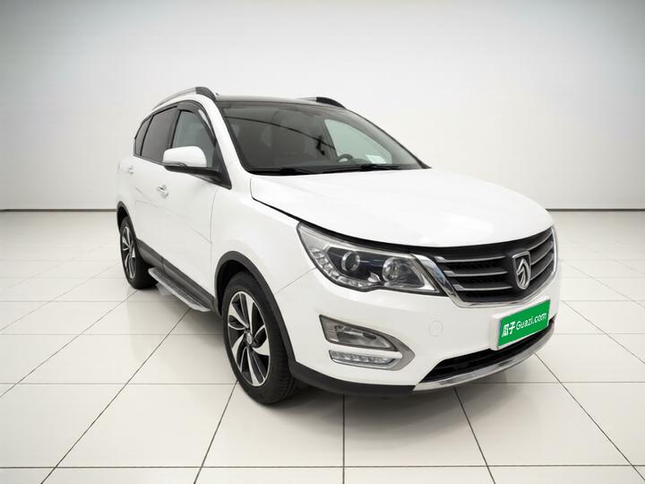 560 2015 1.8L MT Luxury photo 3