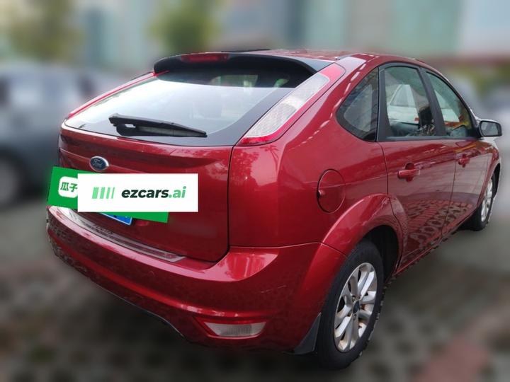 Focus 2013 Hatchback Classic 1.8L MT Anniversary Edition photo 4
