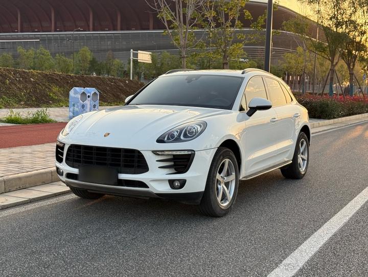 2017 Macan 2.0T