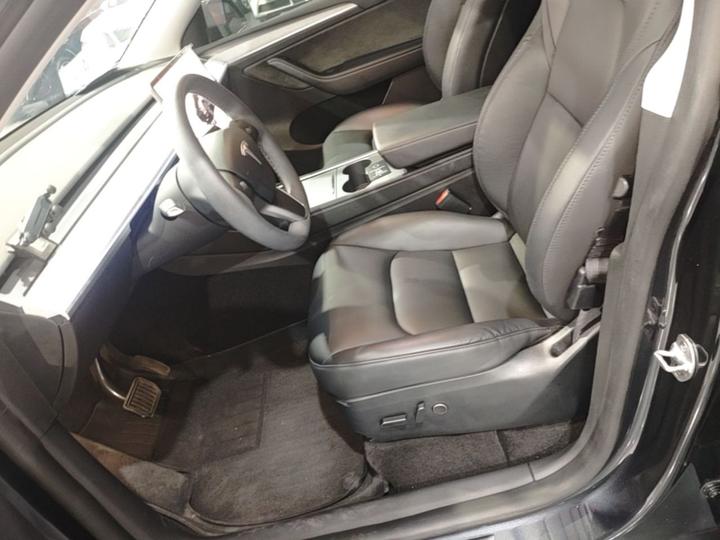 Model Y 2024 RWD photo 6