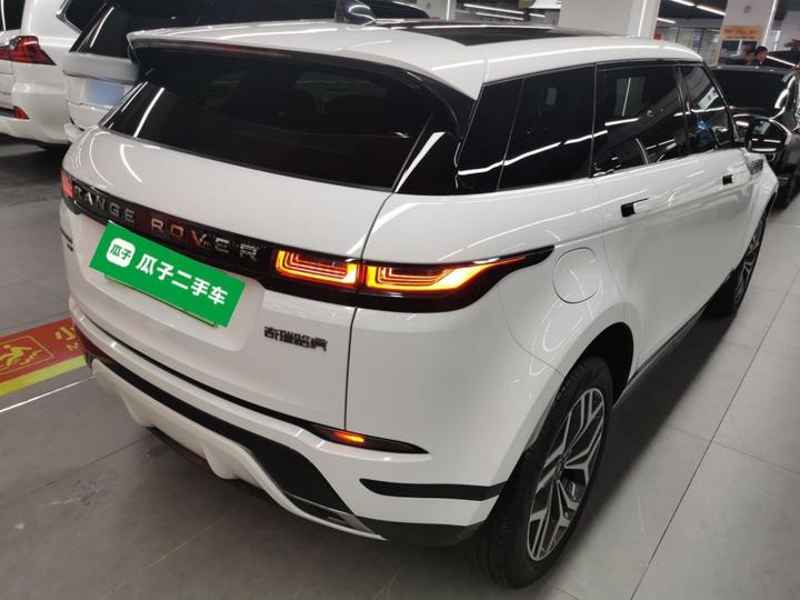 Range Rover Evoque EV 2022 Evoque L P300e photo 4