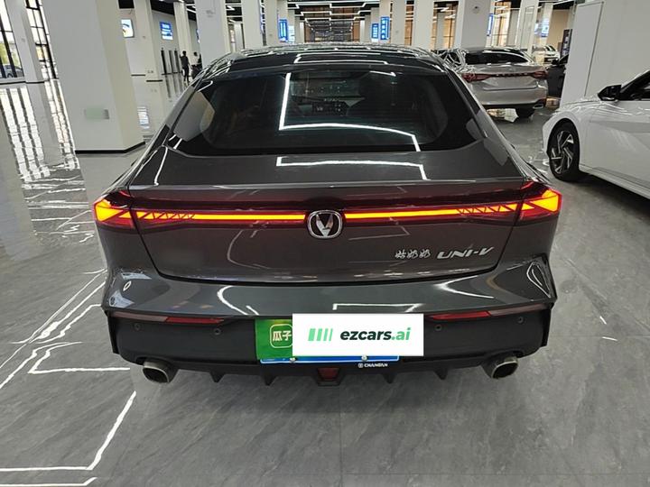 UNI-V 2022 1.5T Excellence photo 3