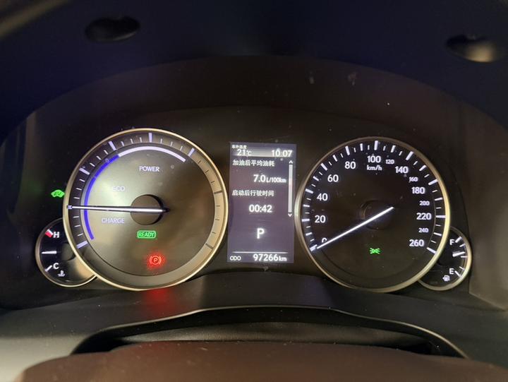 ES 2015 300h Comfort photo 2