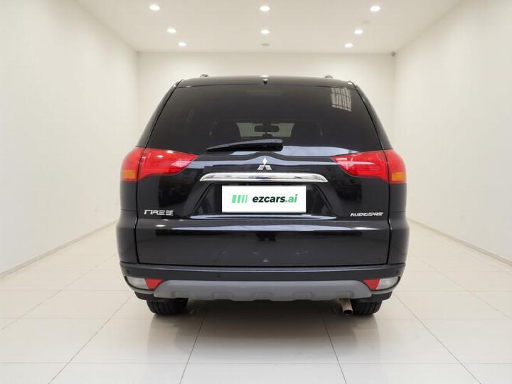 Pajero 2013 3.0L AT RWD Luxury photo 5