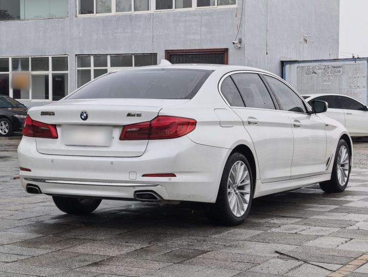 5 Series 2019 525Li Luxury photo 6