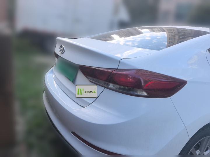 Elantra 2016 1.6L MT Smart photo 5
