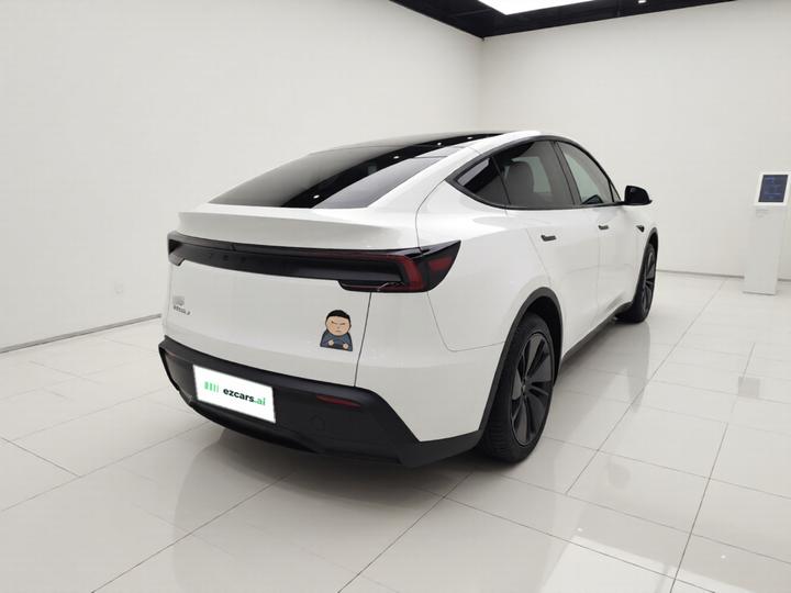 Model Y 2025 RWD photo 6