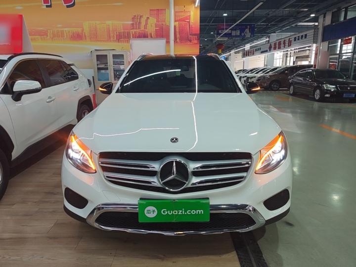 GLC 2017 GLC 200 4MATIC photo 2