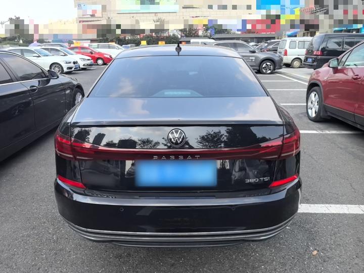 Passat 2024 380TSI Luxury photo 3