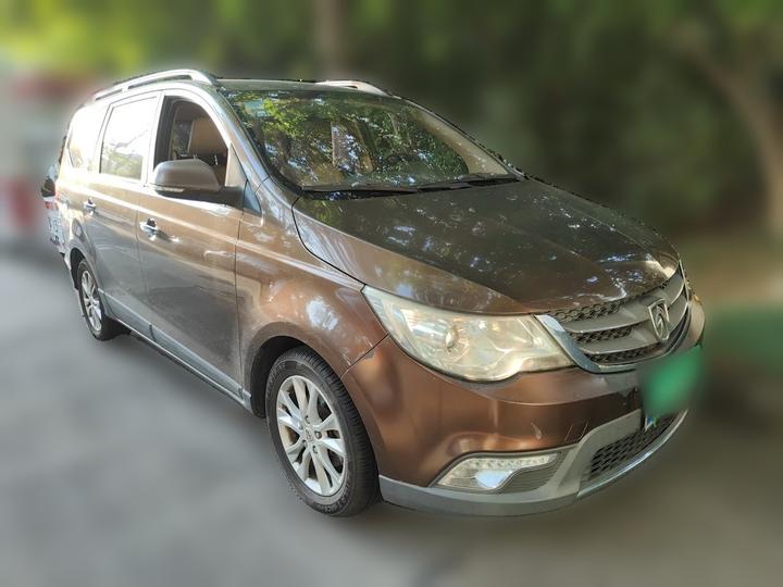 730 2014 1.5L MT Comfort 7-Seater photo 3