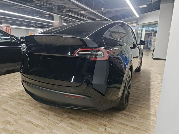 Model Y 2022 Facelift RWD photo 6