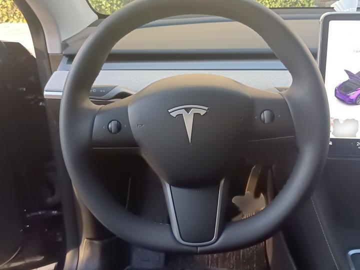 Model Y 2024 RWD photo 3