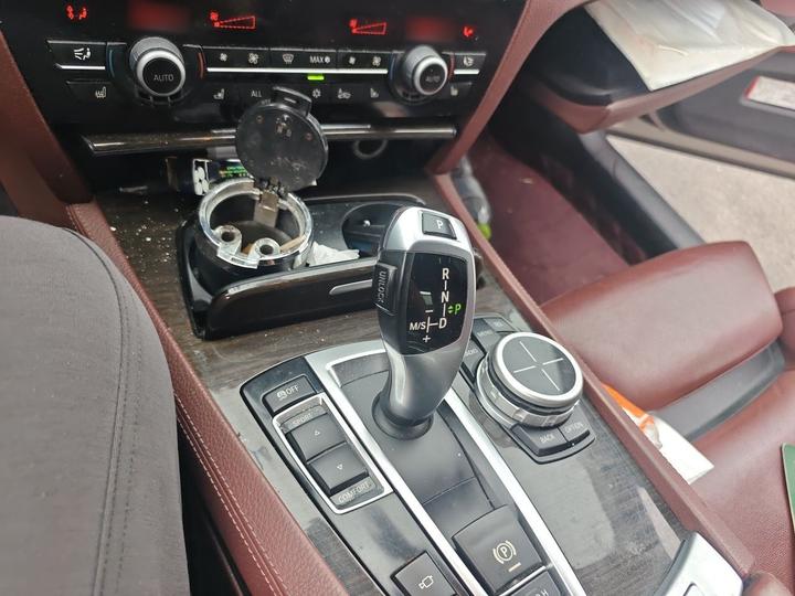 7 Series 2011 730Li photo 6