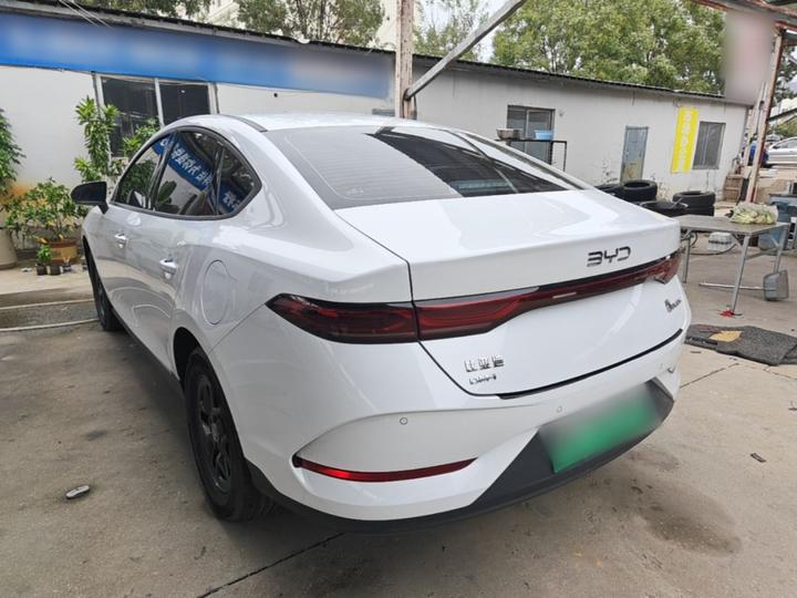 Qin PLUS 2025 DM-i ADAS 128KM Progressive photo 4