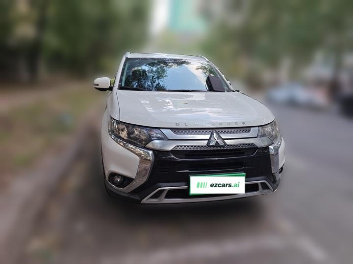 Outlander 2019 2.4L AWD Enjoy 7-Seater China VI photo 2