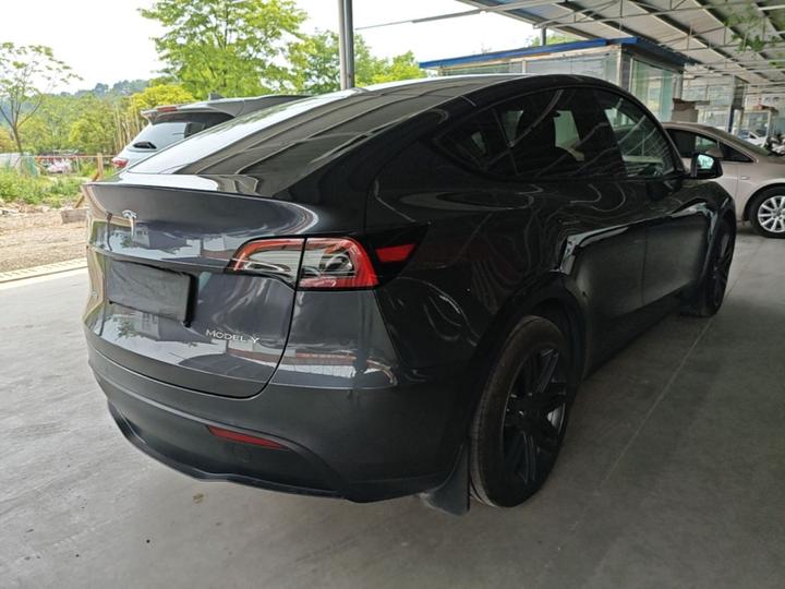 Model Y 2022 Facelift RWD photo 3